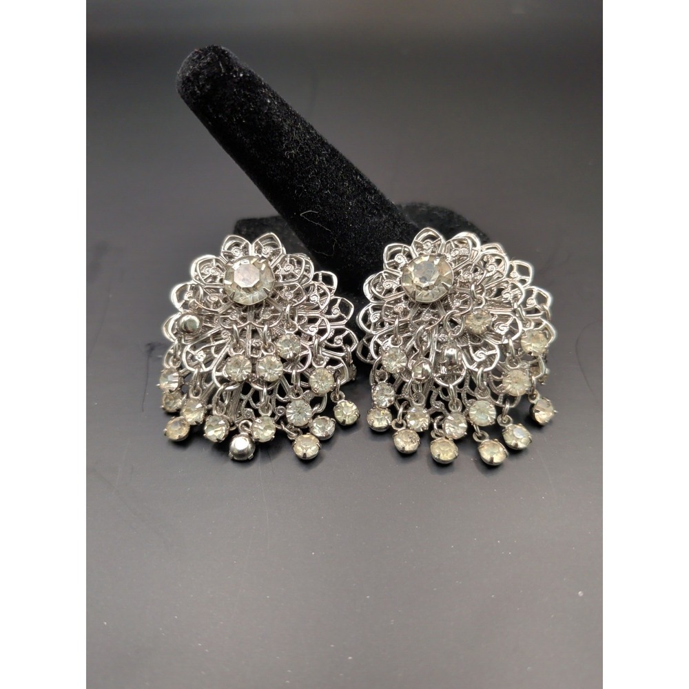 Vintage Silver Toned Flower Earrings‎ With Dangling Stones